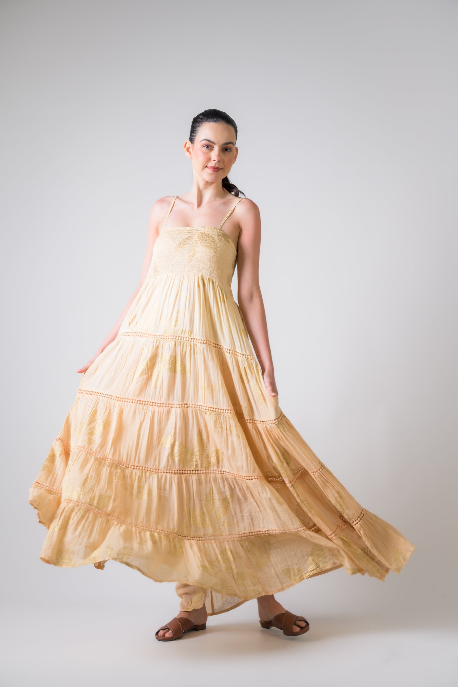 Rhea Sleeveless Foil Print Gown White / One Size