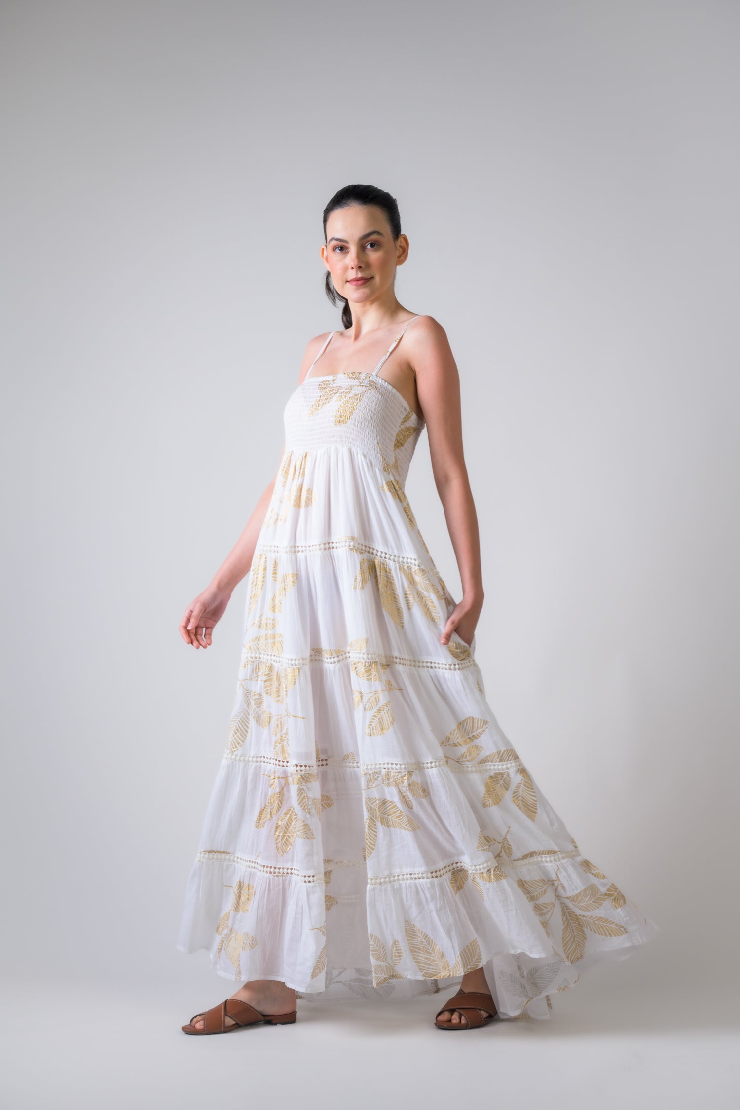 Rhea Sleeveless Foil Print Gown White / One Size