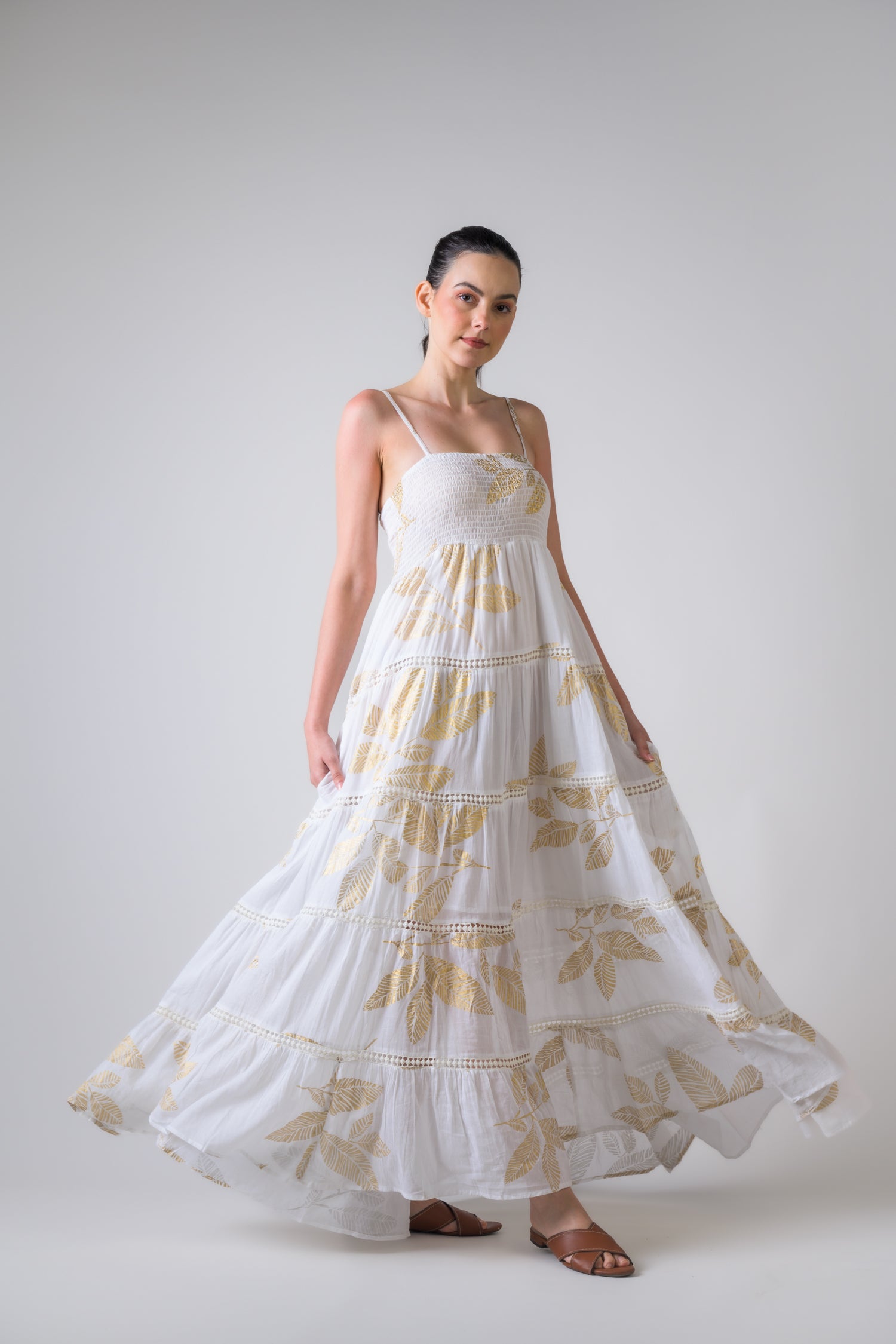 Rhea Sleeveless Foil Print Gown White / One Size