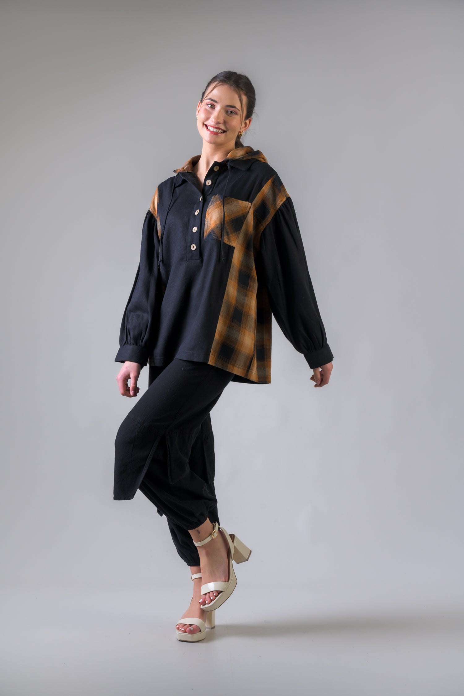 Rhea Burma Hoodie Shirt Brown / S/M