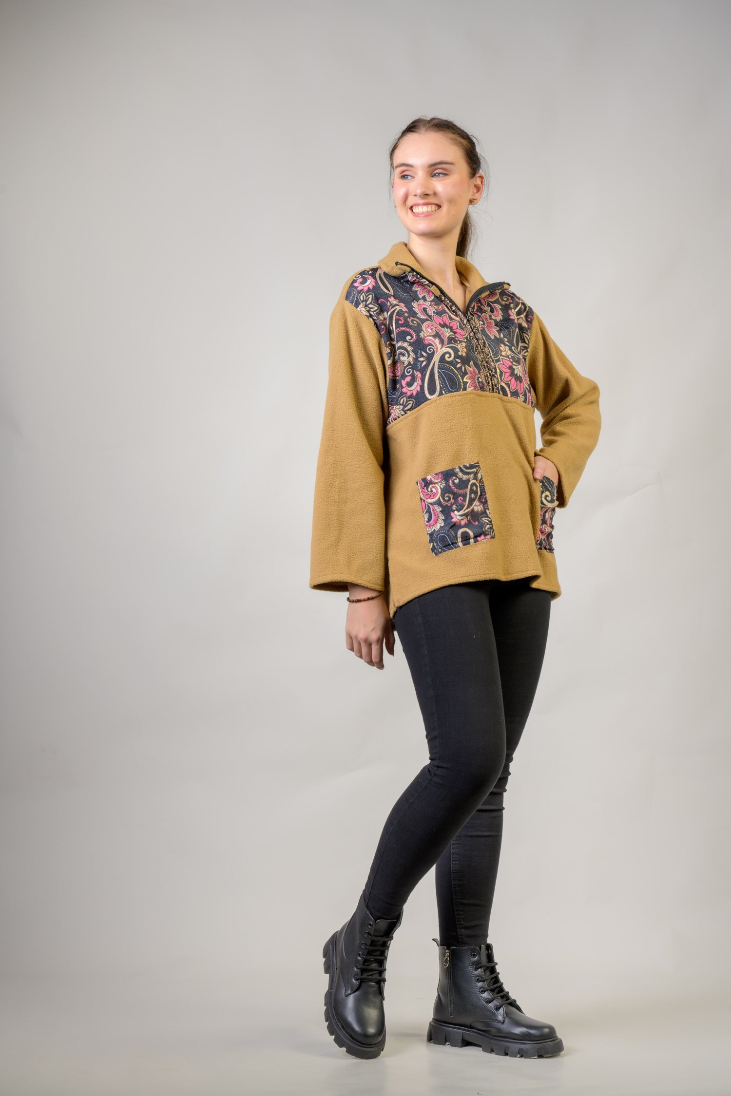 Rhea Floral Light Jacket Black / Small