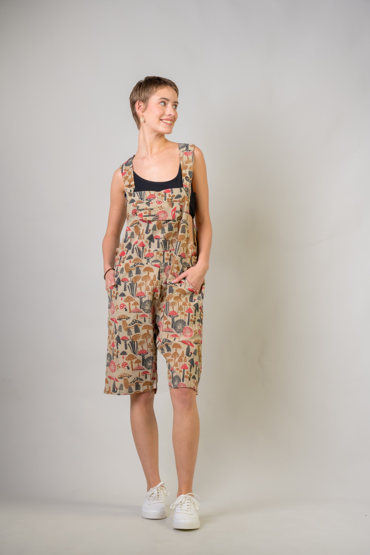 Rhea Mushroom Spots Short Jumper Black / Small