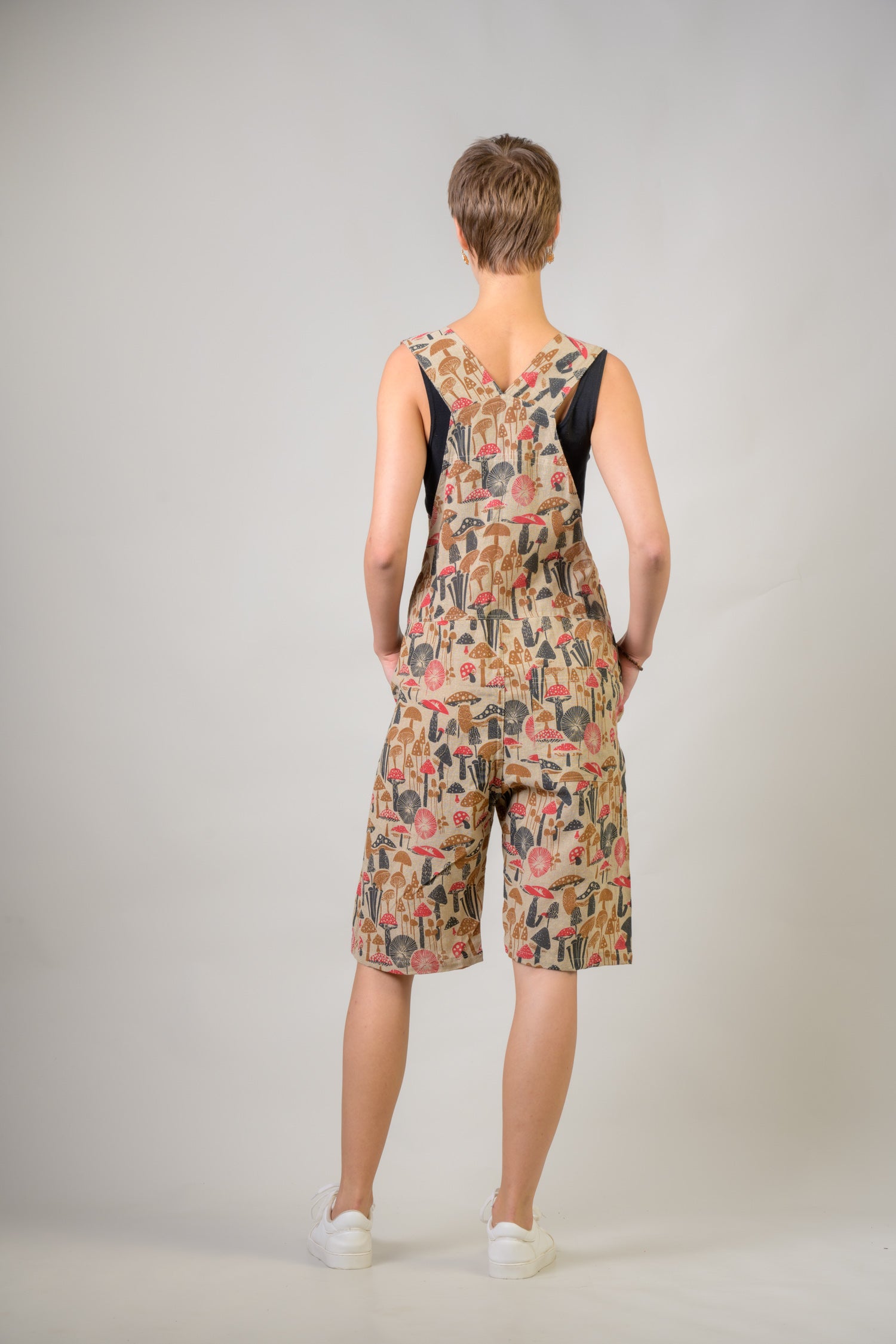 Rhea Mushroom Spots Short Jumper Black / Small