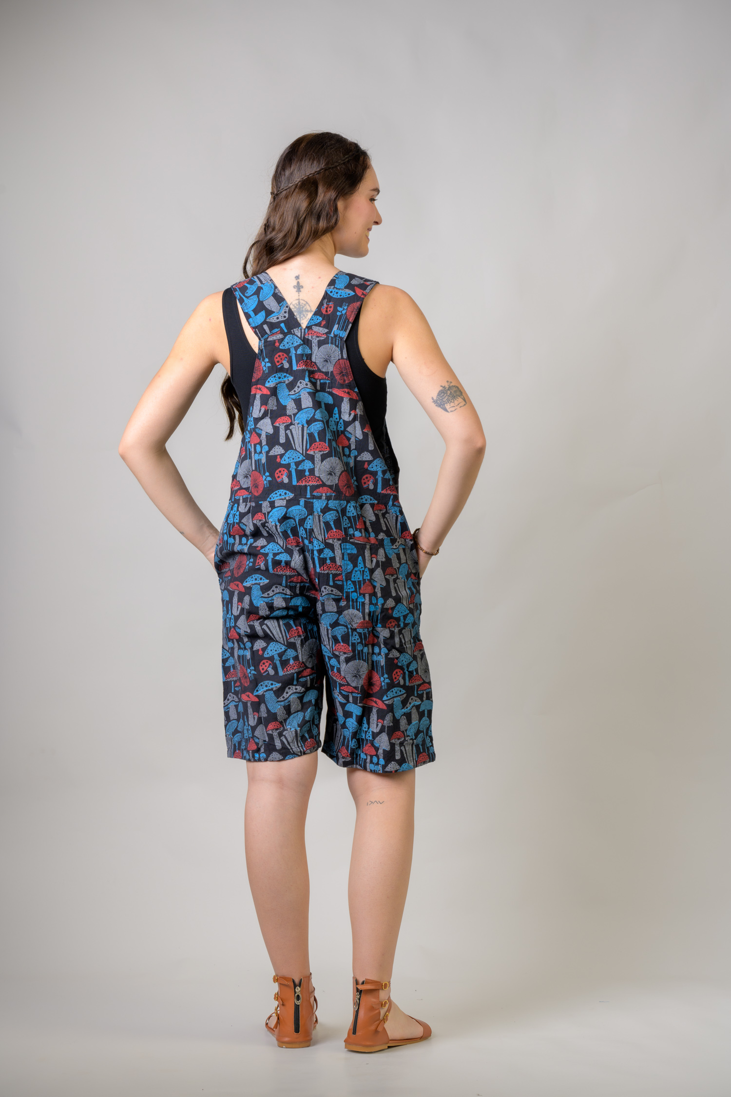 Rhea Mushroom Spots Short Jumper Black / Large