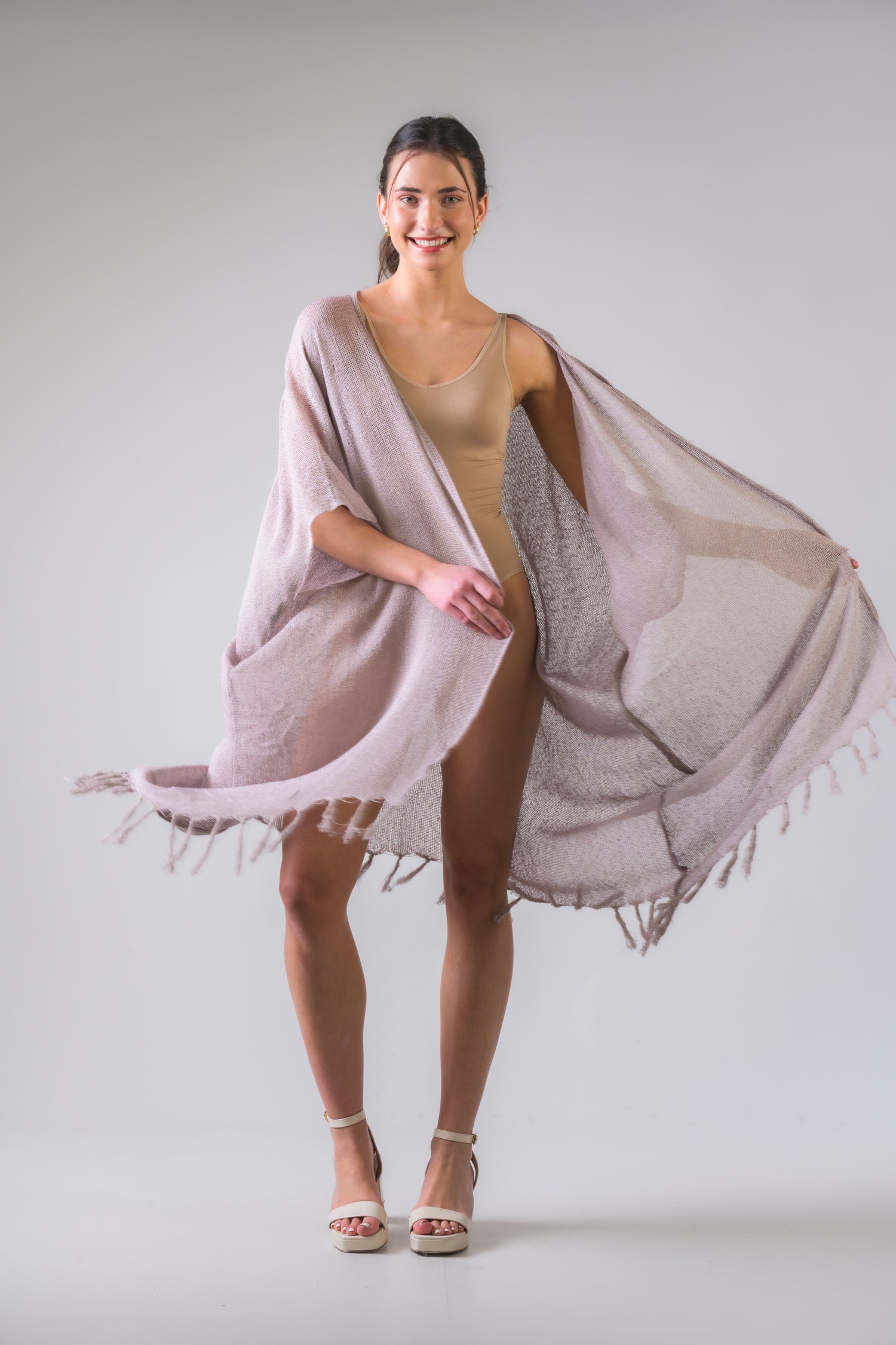 Rhea Light Short Kimono Black / One Size