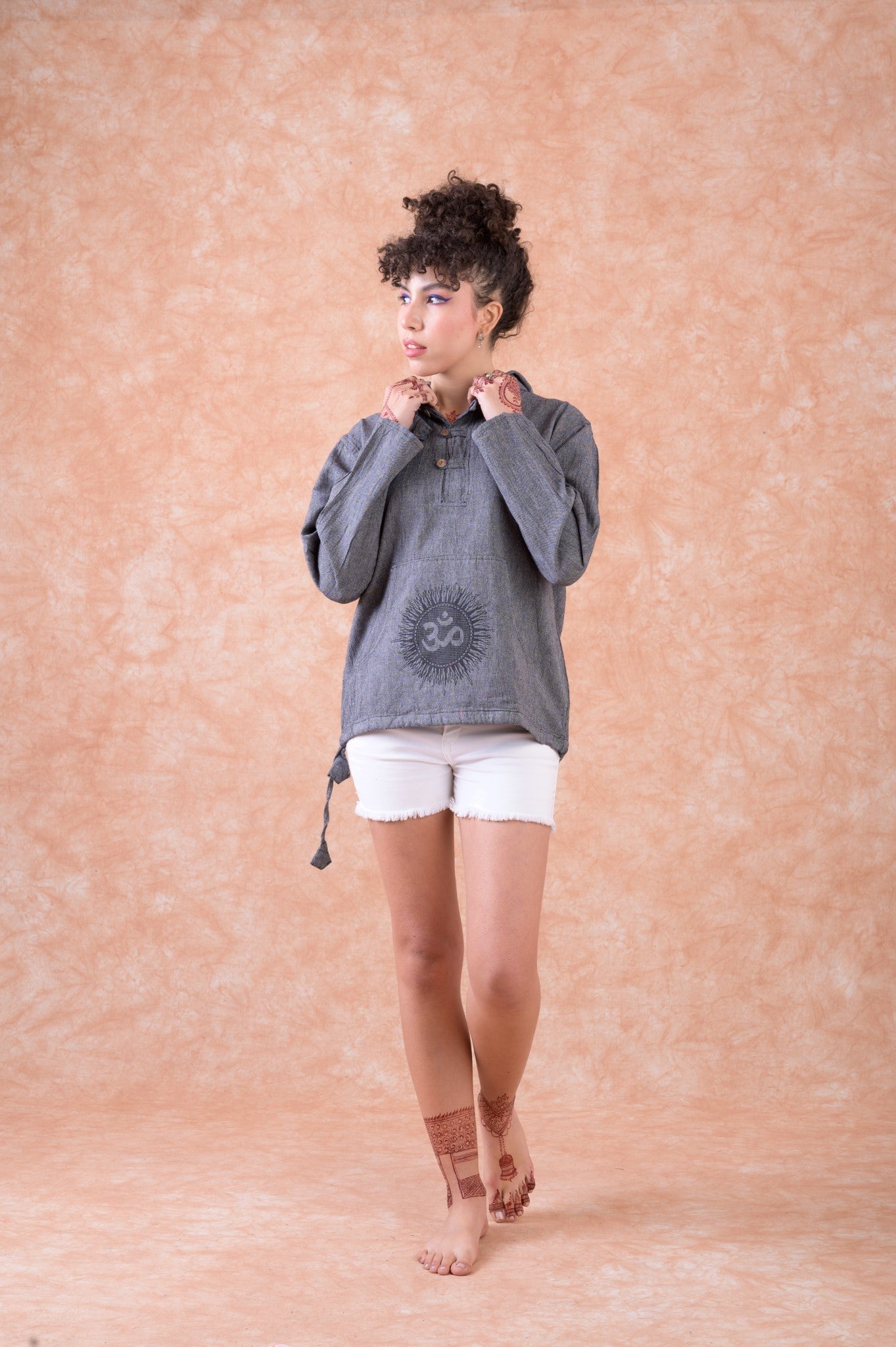 Rhea Om Hoodie Black / Small