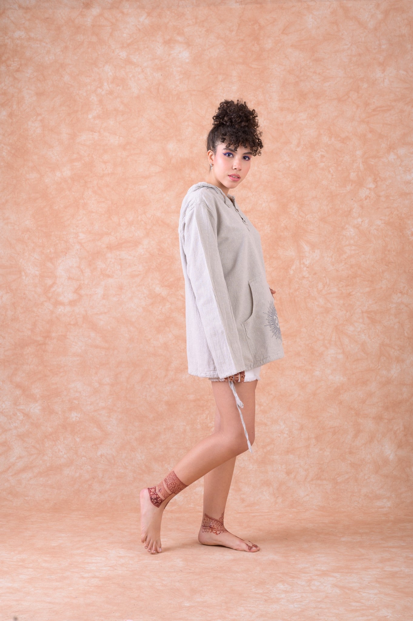 Rhea Om Hoodie Black / Small