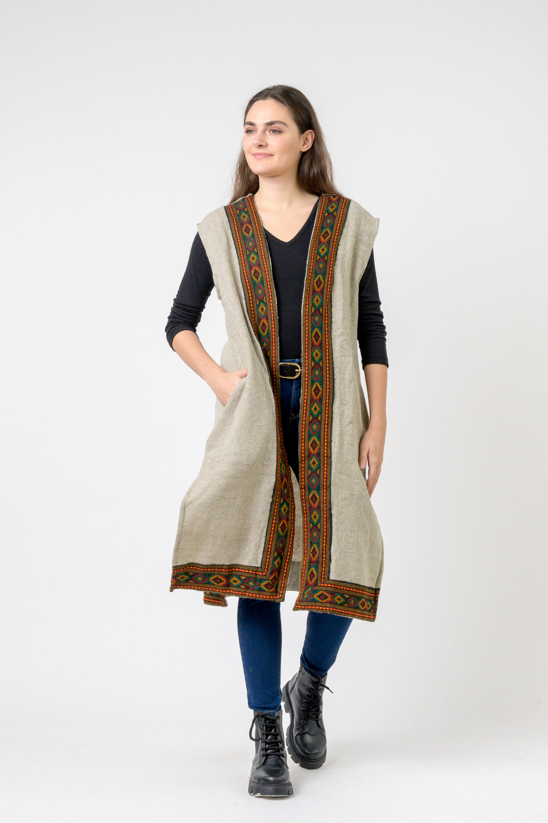 Rhea Sleeveless Shawl With Printed Hem