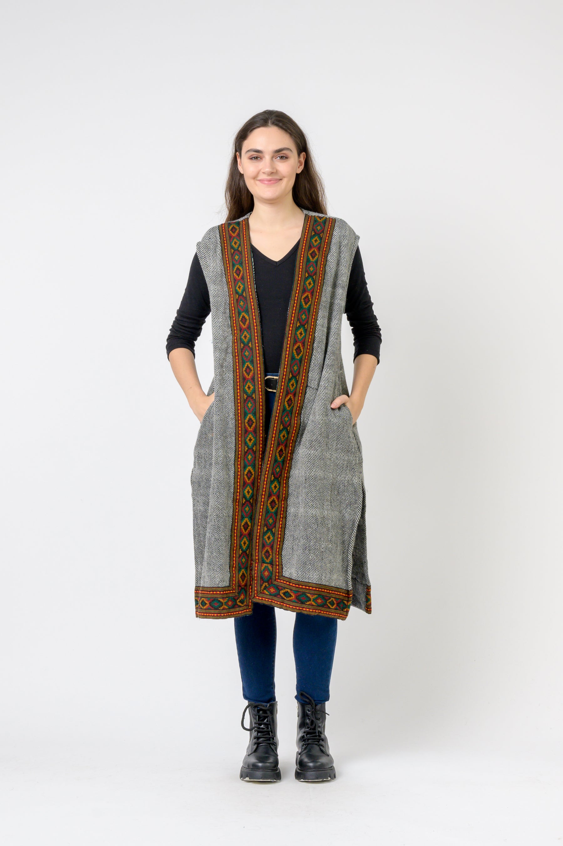 Rhea Sleeveless Shawl With Printed Hem