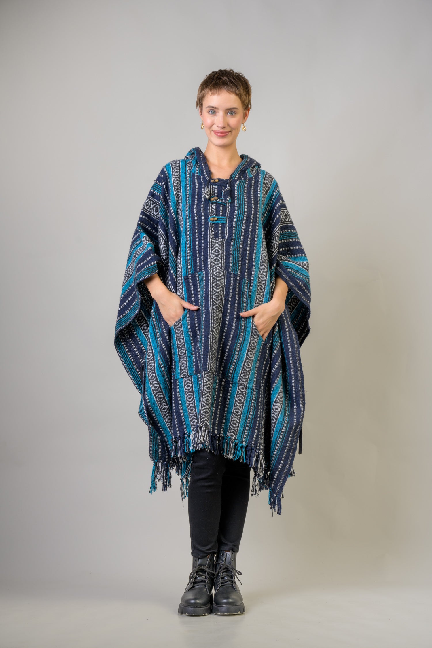 Rhea Pattern Cotton Poncho Black / One Size