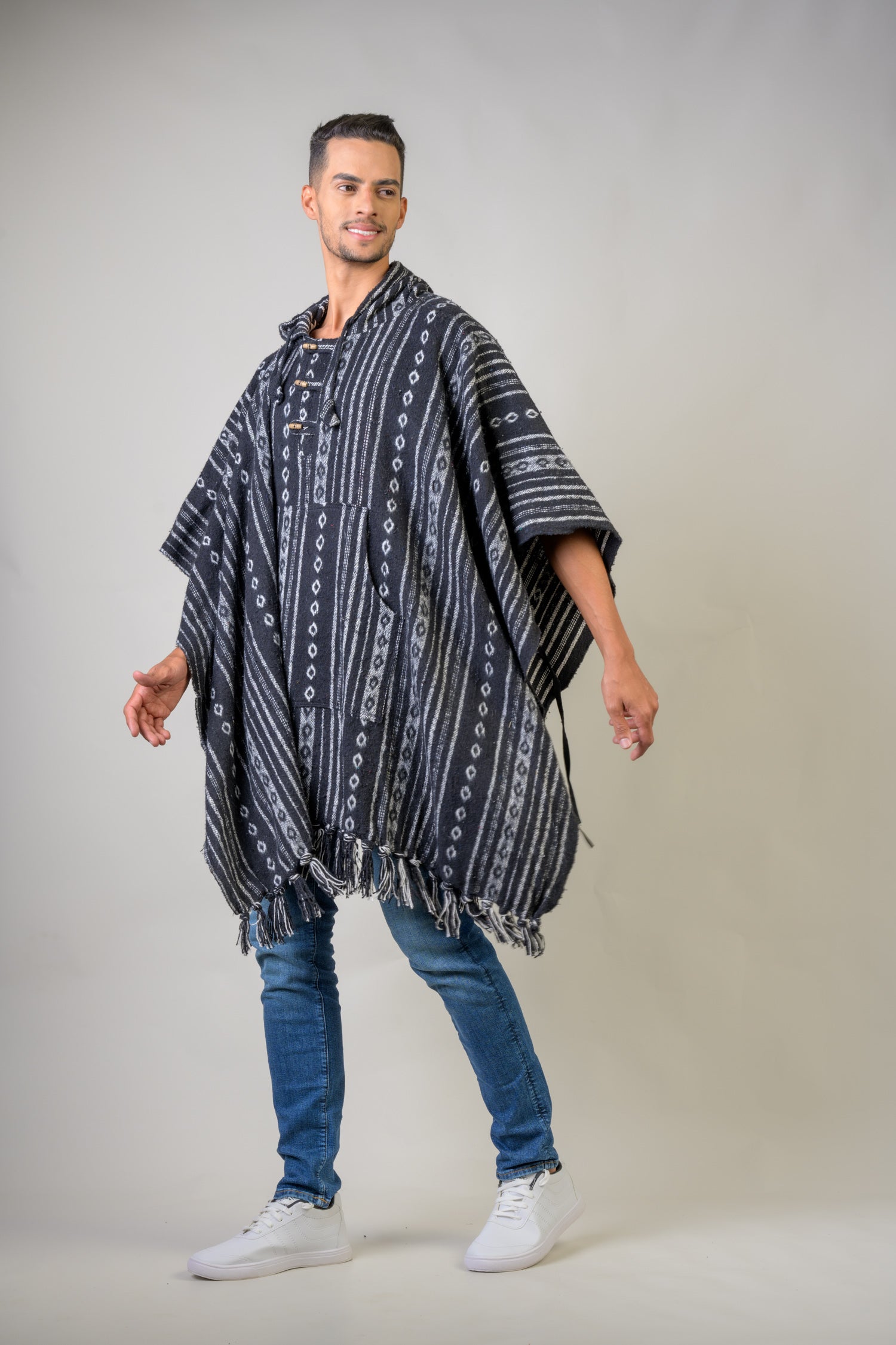 Rhea Pattern Cotton Poncho Black / One Size