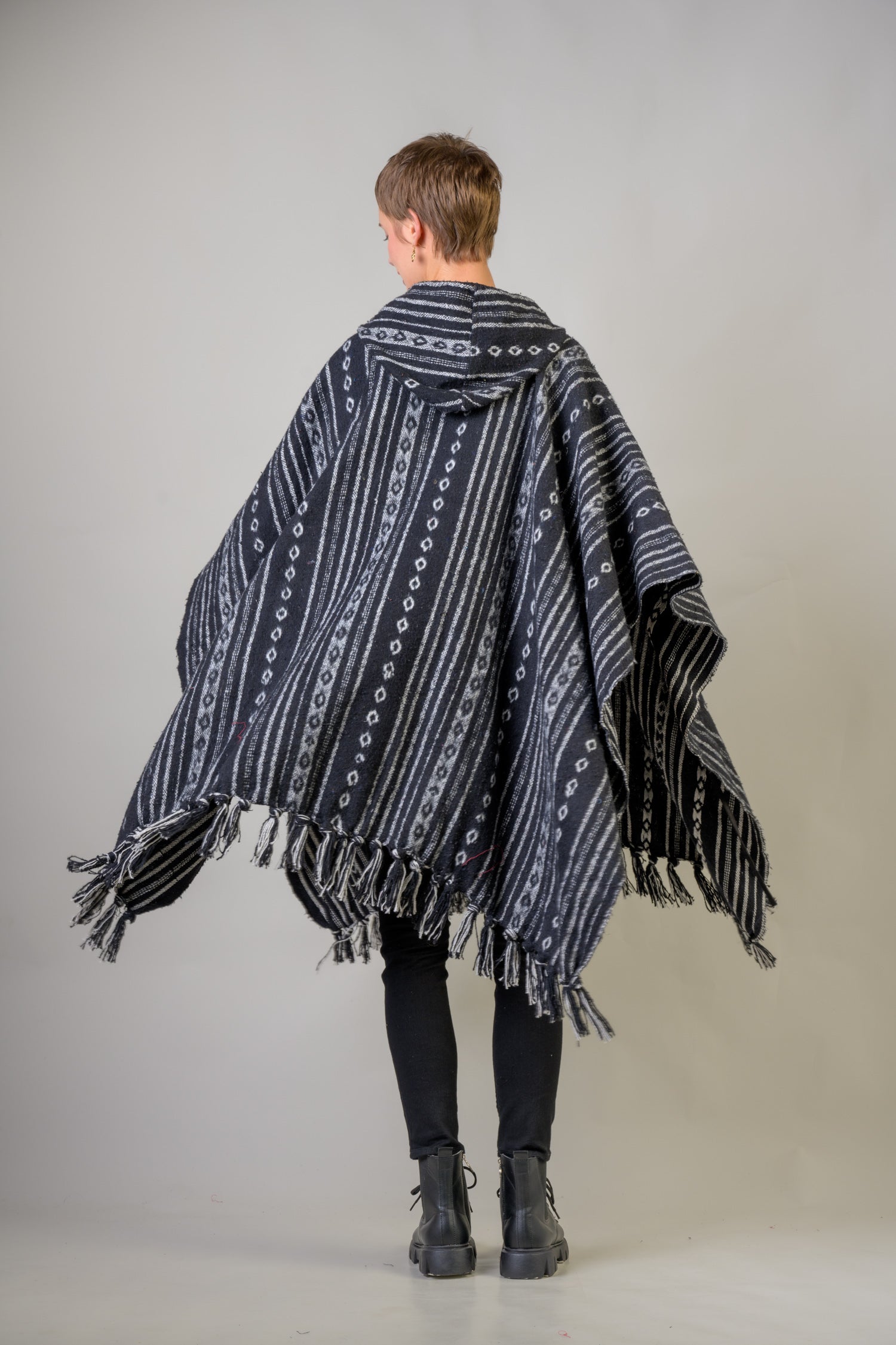 Rhea Pattern Cotton Poncho Black / One Size