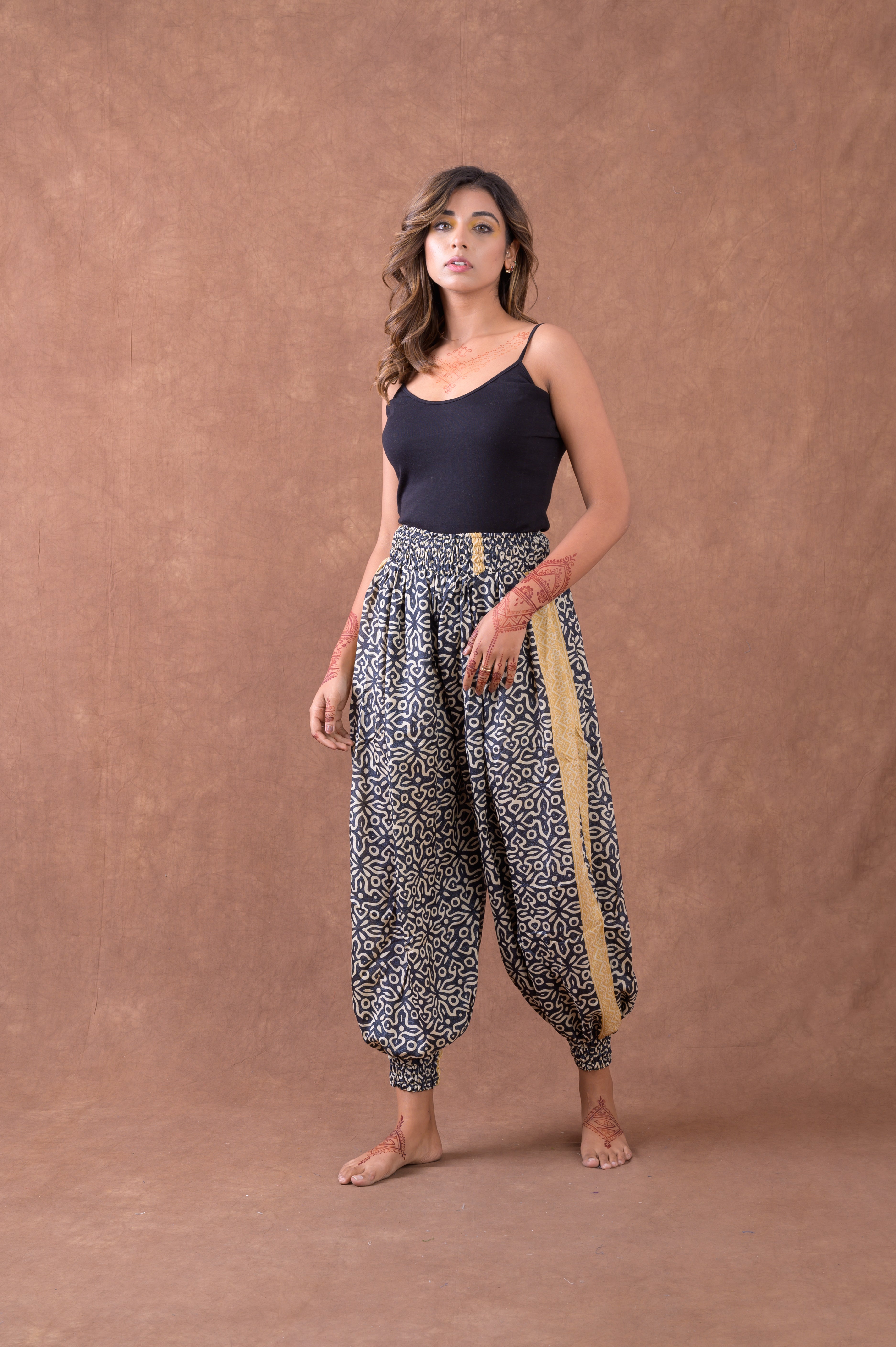 Rhea Solid Front Knot Pants