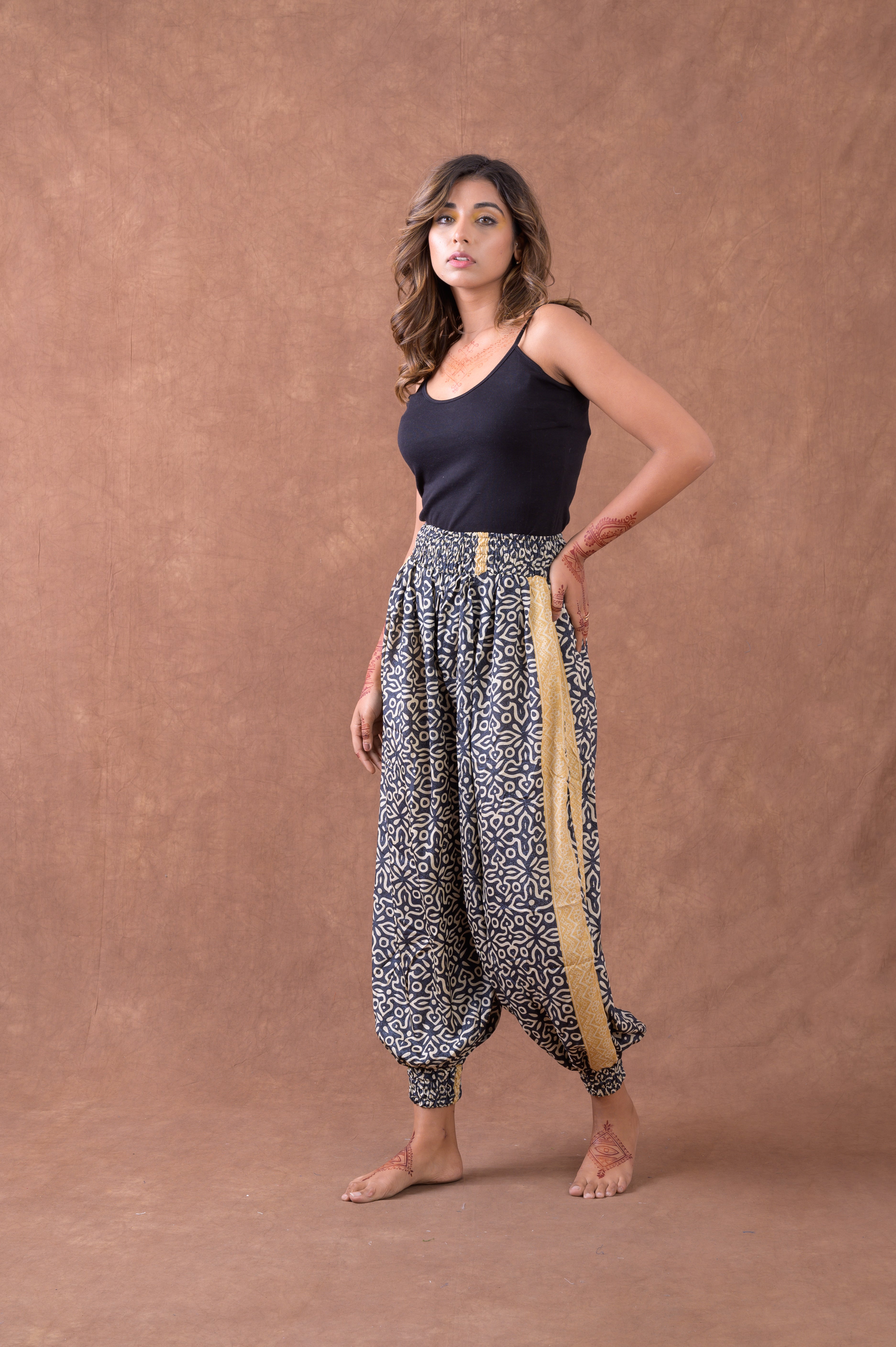 Rhea Solid Front Knot Pants