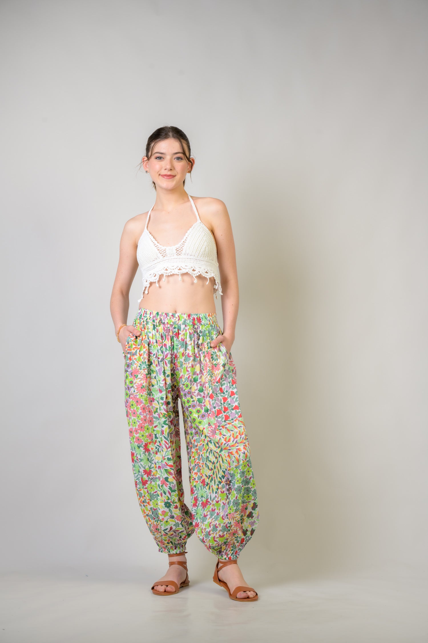 Rhea Flower Garden Pants Green / Medium