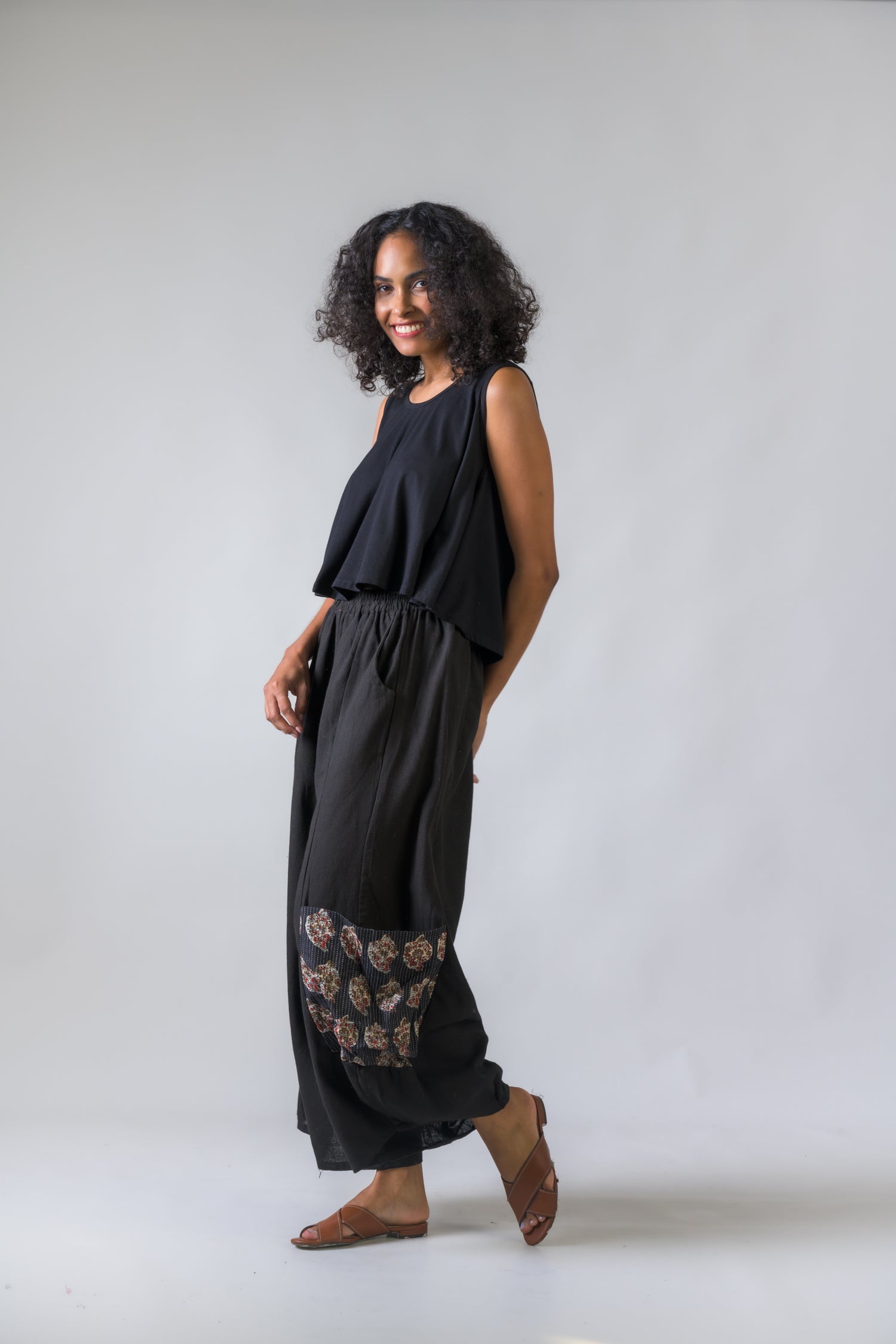 Rhea Katha Print Pocket Pants Black / One Size