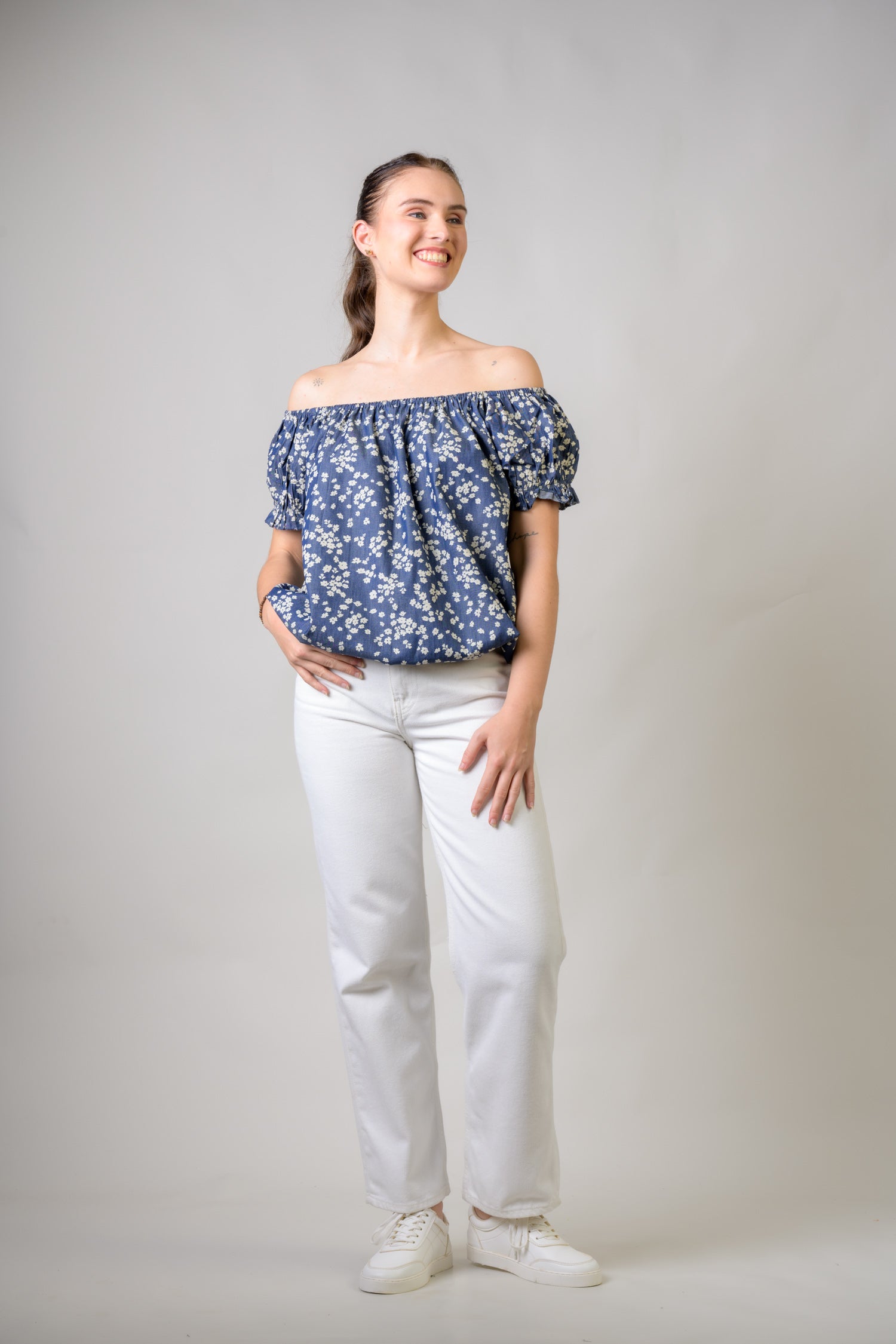 Rhea Rosey Top Blue / Small/Medium