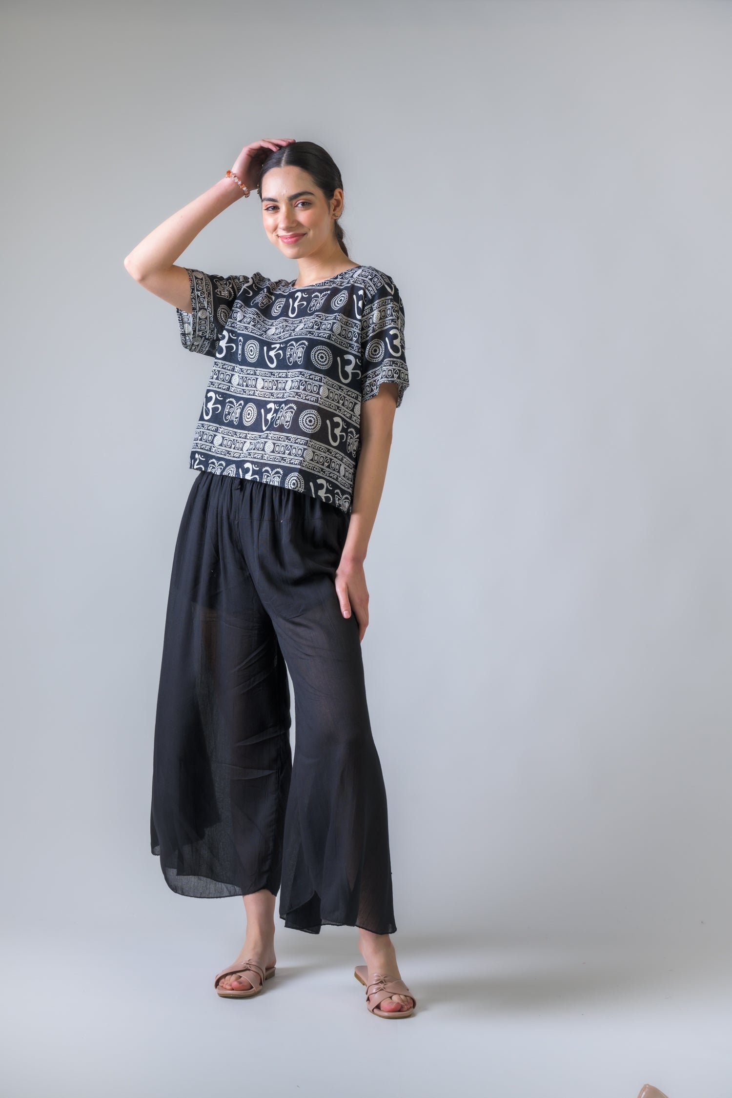 Rhea Eloquent Pattern Top Black / One Size