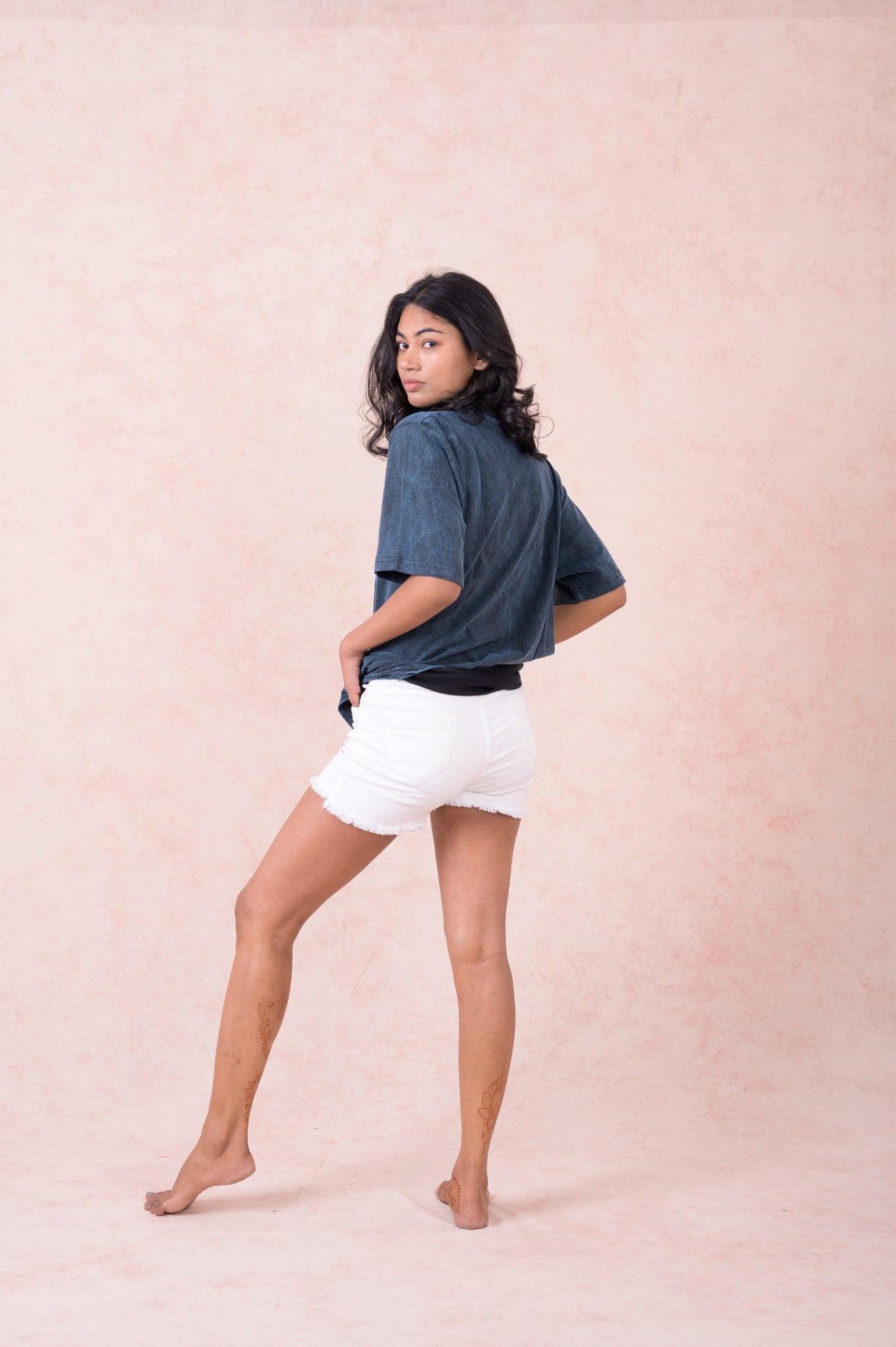 Rhea Skull & Blooms T-Shirt Black / Small