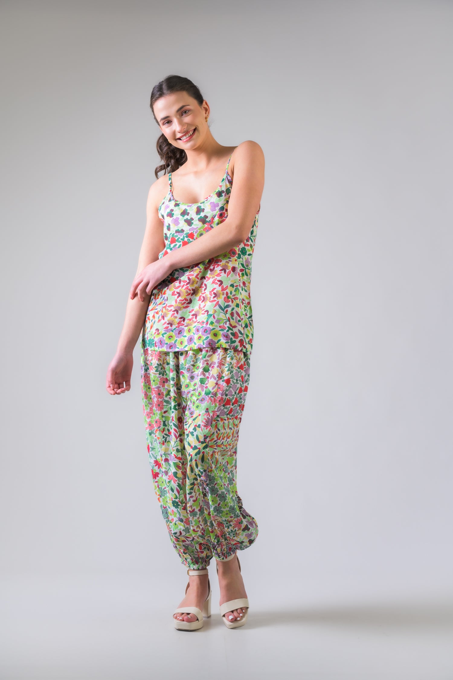 Rhea Flower Garden Tank Top Green / Medium