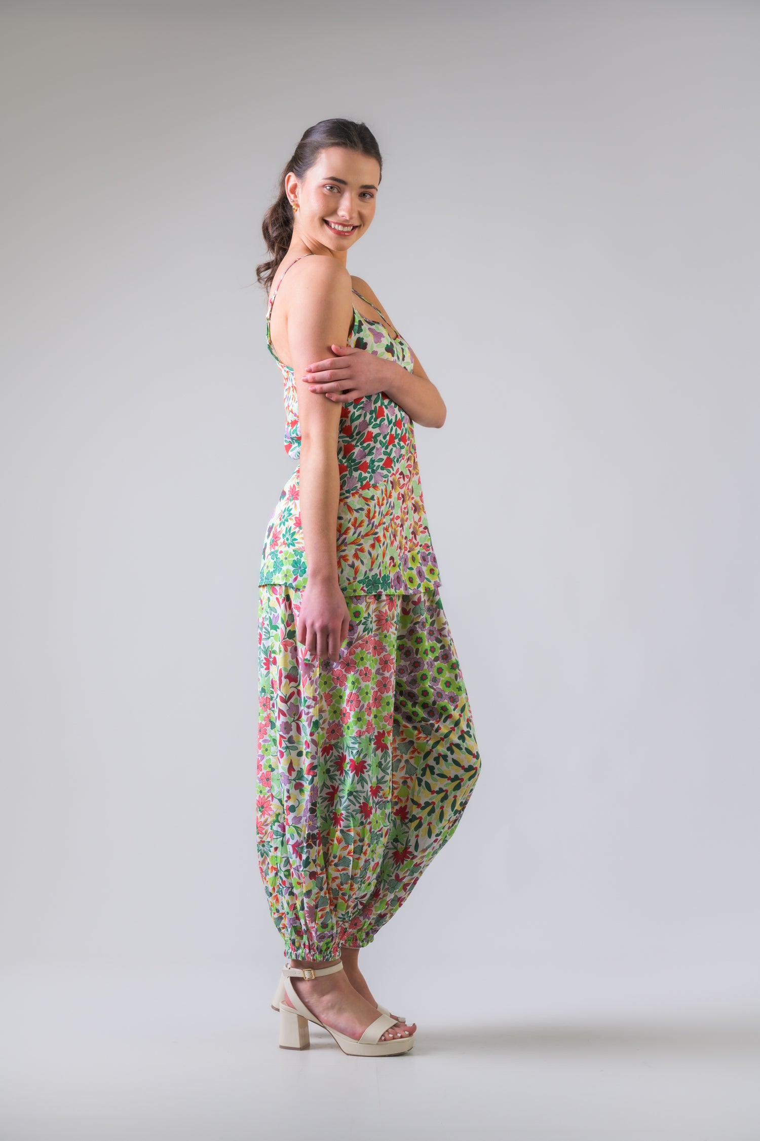 Rhea Flower Garden Tank Top Green / Small