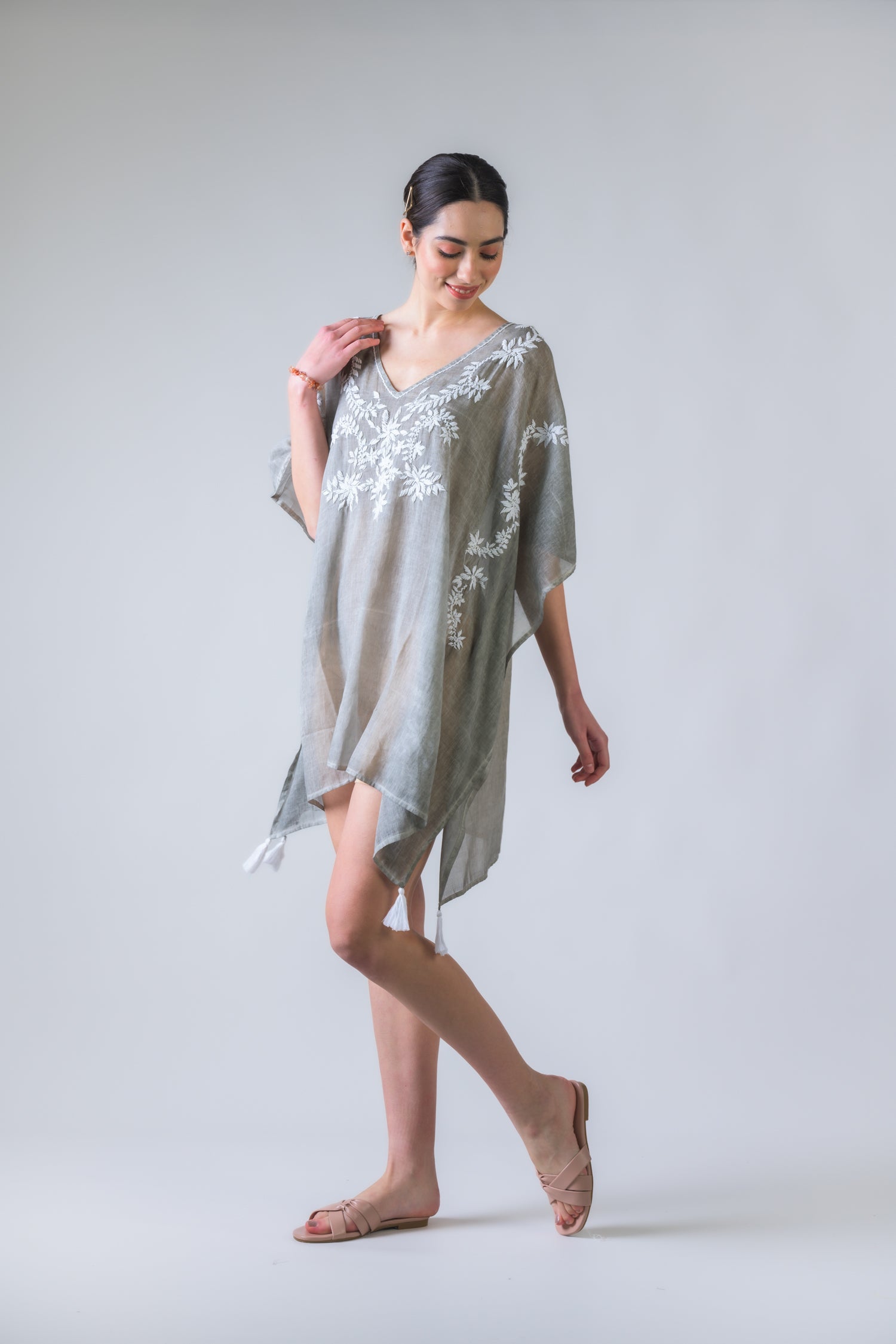 Rhea Laurels Embroidered Short Kaftan Grey / One Size