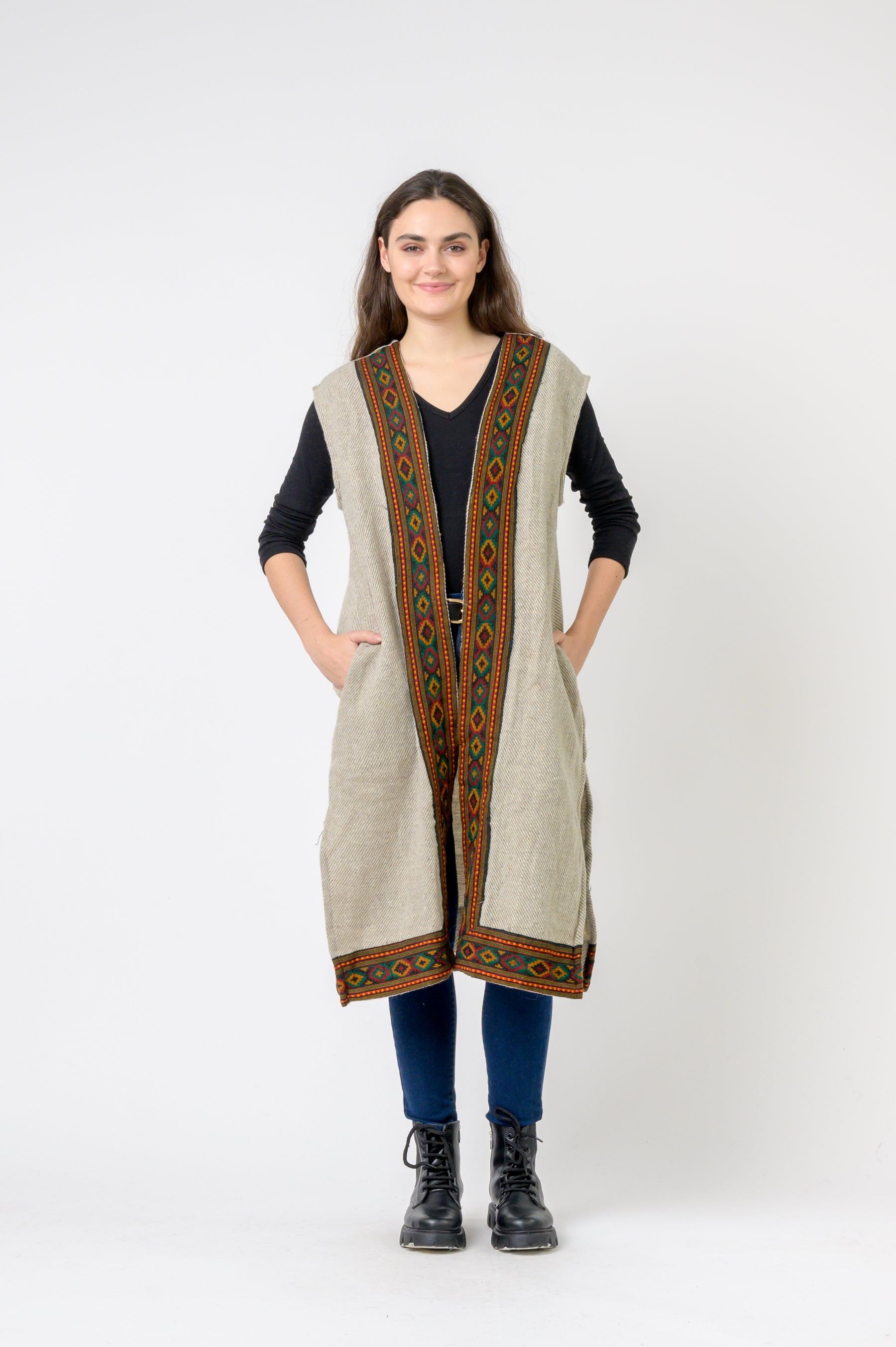 Rhea Sleeveless Shawl With Printed Hem