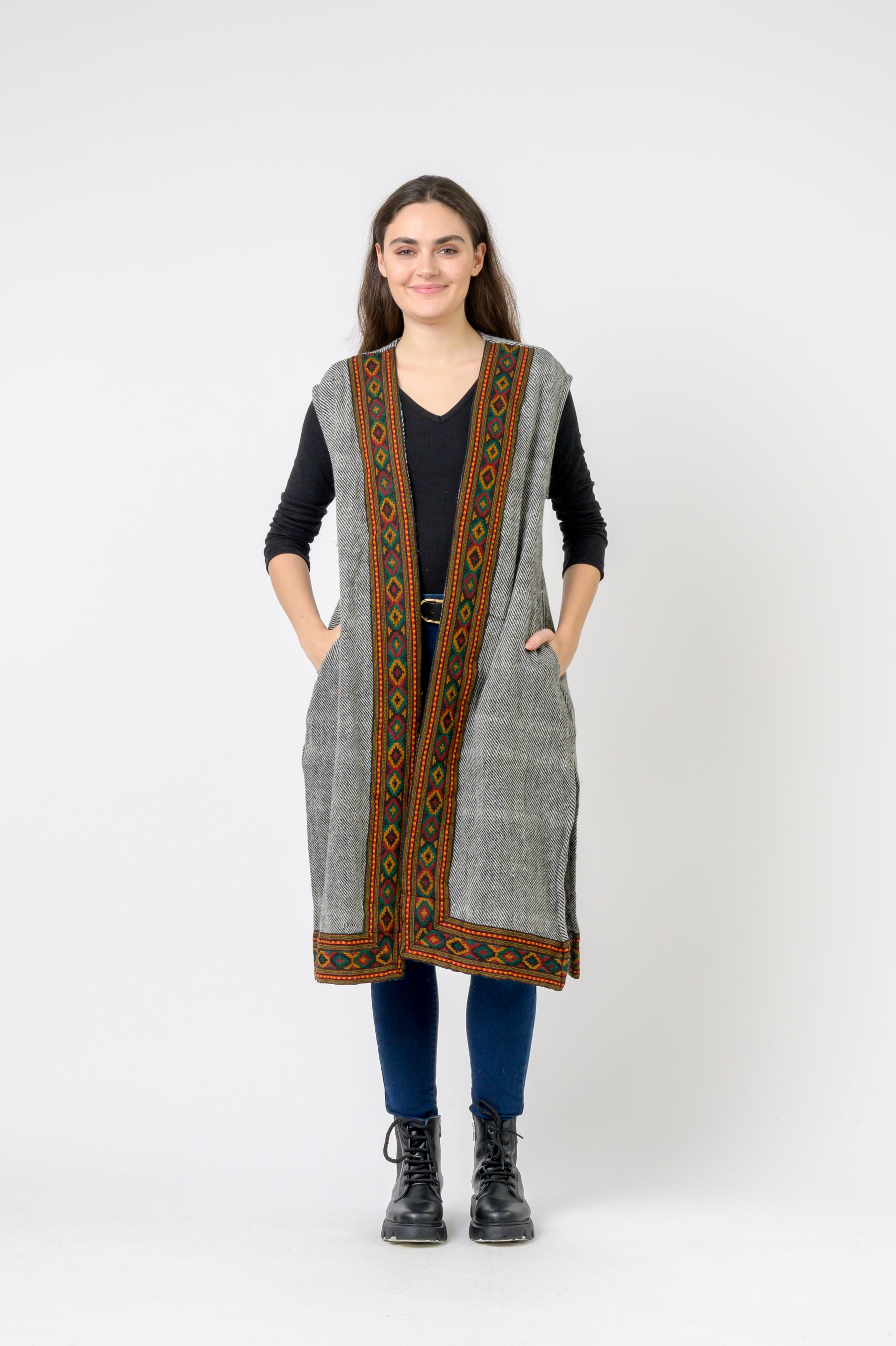Rhea Sleeveless Shawl With Printed Hem