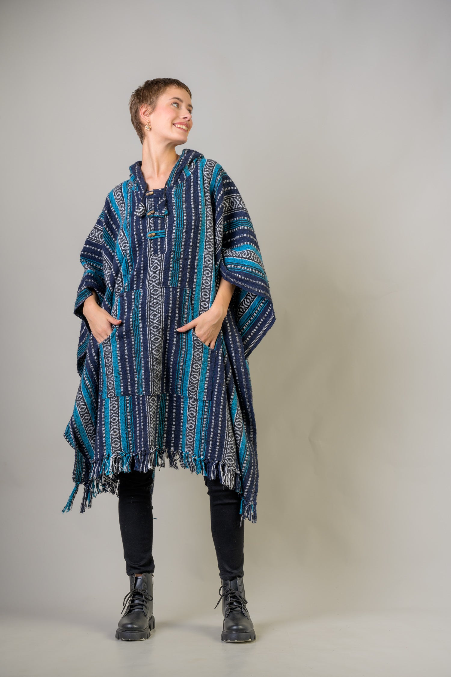 Rhea Pattern Cotton Poncho Black / One Size