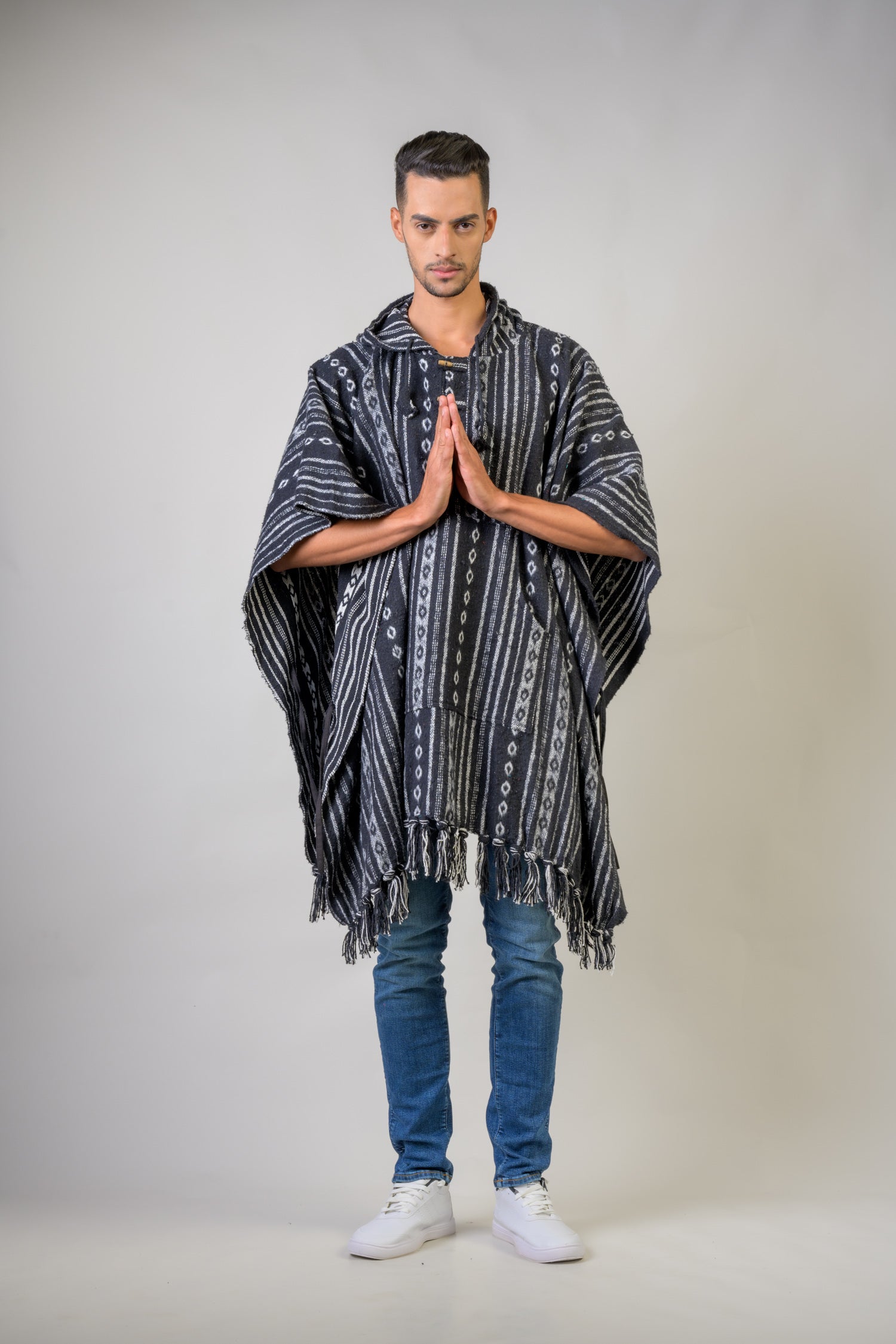 Rhea Pattern Cotton Poncho Black / One Size