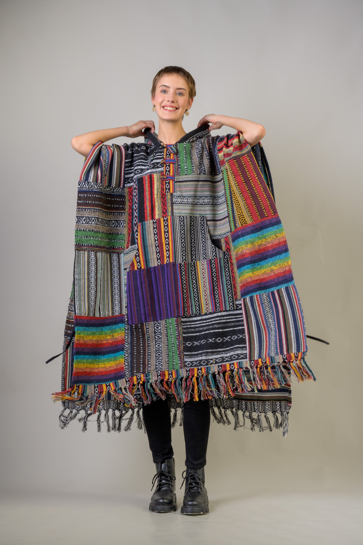 Rhea Pattern Cotton Poncho Black / One Size