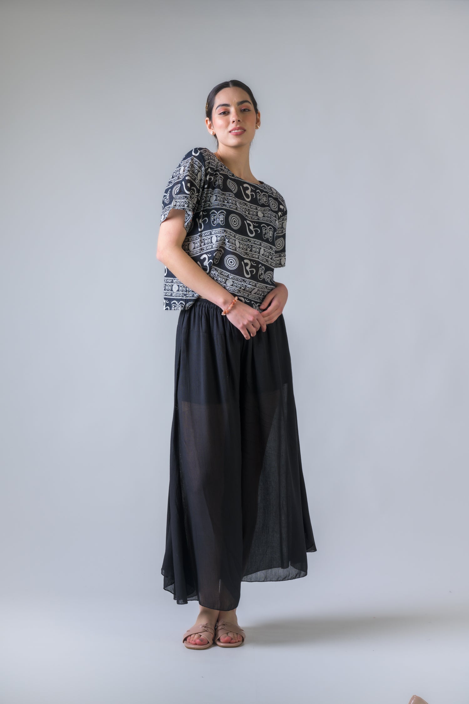 Rhea Eloquent Pattern Top Black / One Size