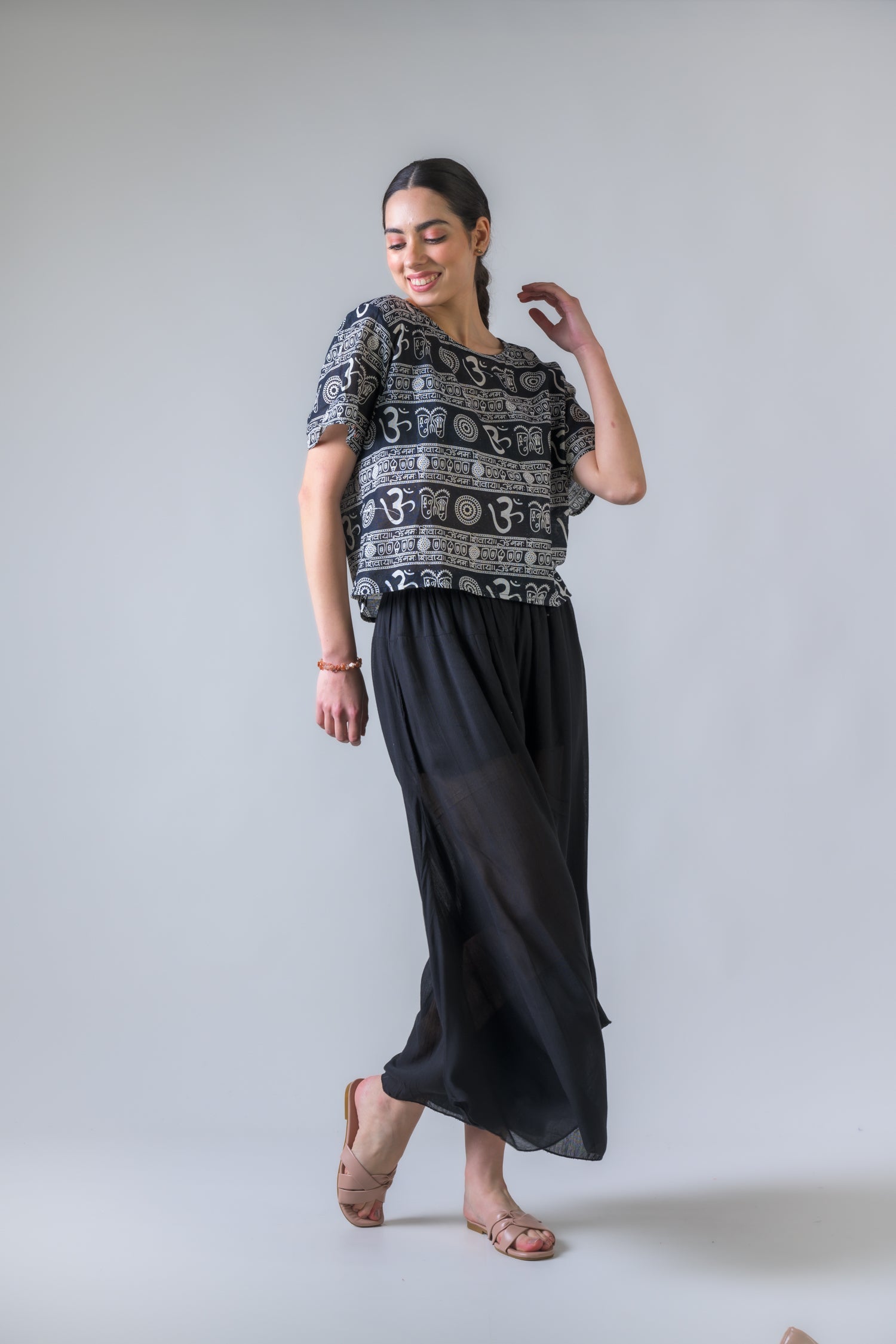 Rhea Eloquent Pattern Top Black / One Size